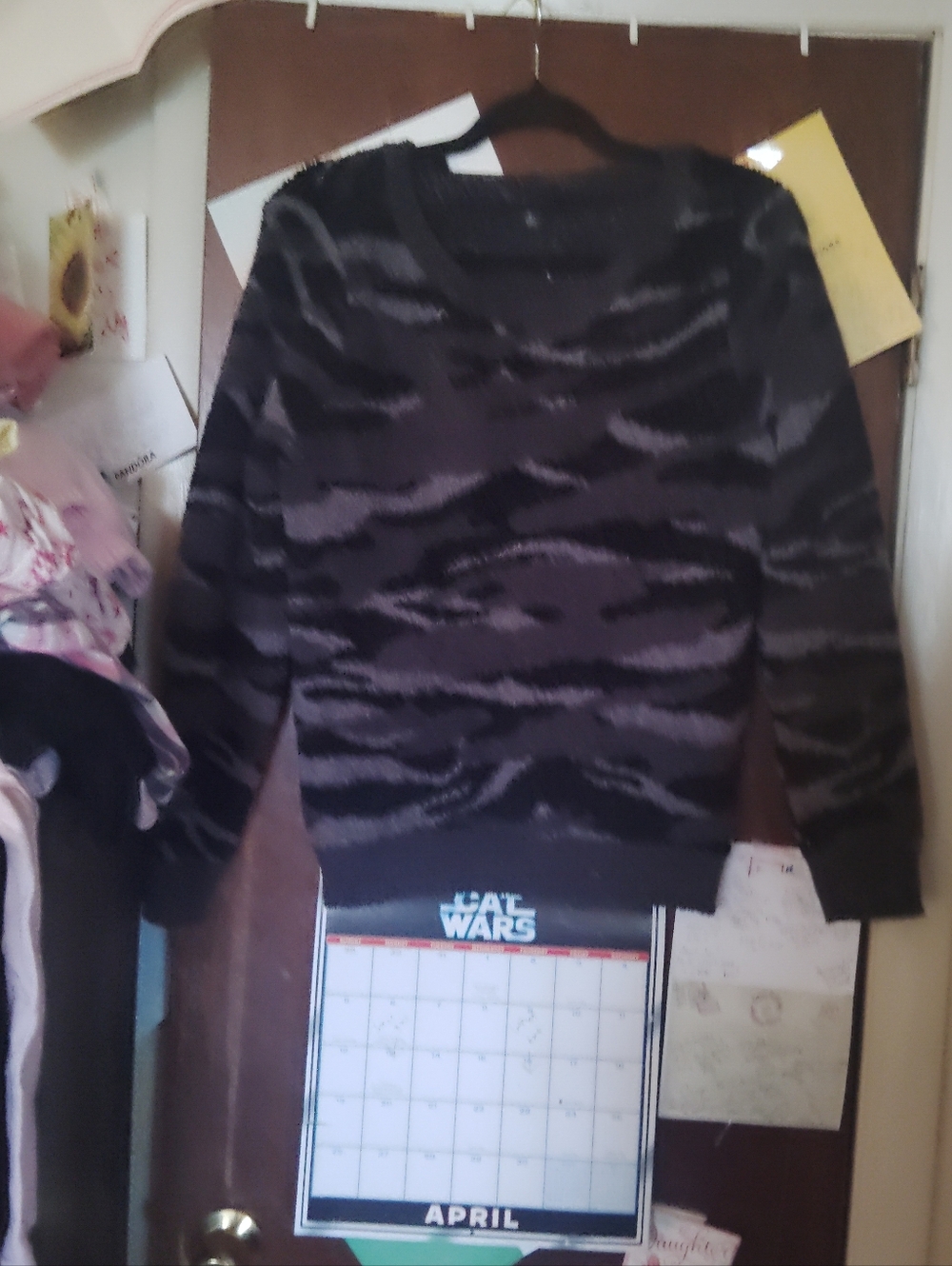 BAREFOOT DREAMS CozyChic Seaside Crew-Neck Pullover - Carbon Camo - Picture 5 of 9